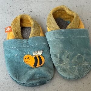 Soft Leather Kids Shoes with Bee Design
